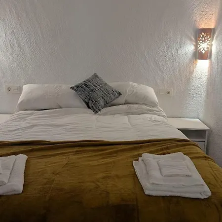 Cueva - Modern House With 3 Cave Bedrooms In * Orce